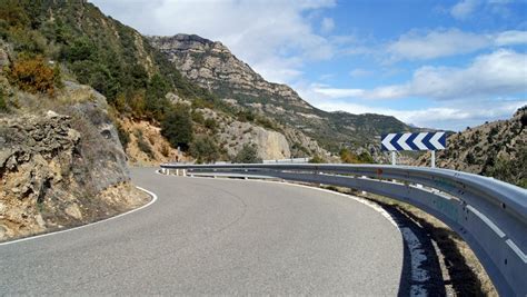 “Miracle” sur la Côte d’Azur : leur voiture tombe dans。